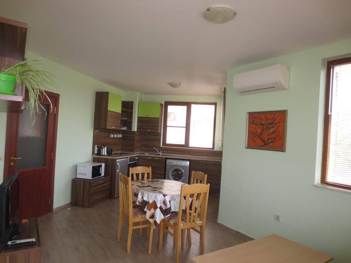 Fantasy Apartments Saint Constantine And Helena Resort 圣君士坦丁和海伦那 外观 照片