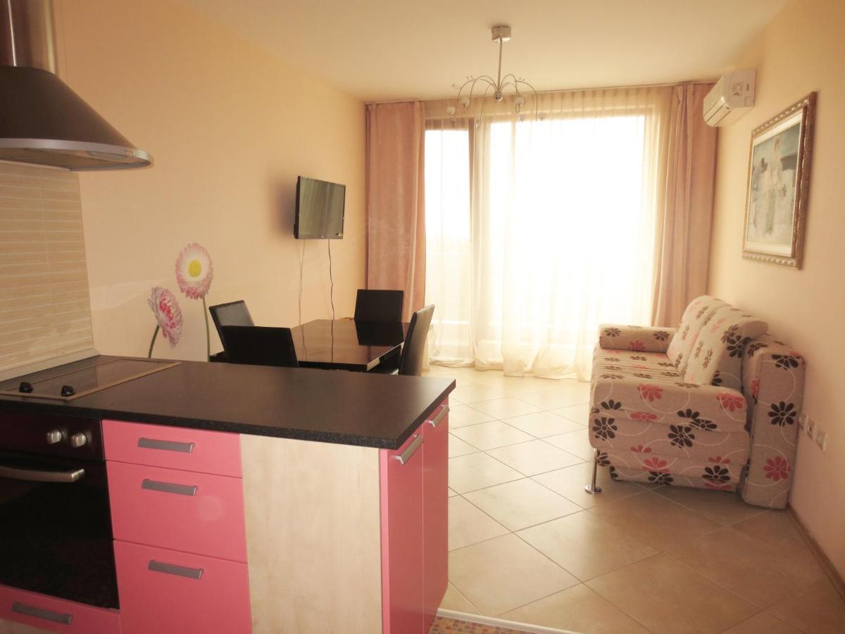 Fantasy Apartments Saint Constantine And Helena Resort 圣君士坦丁和海伦那 外观 照片