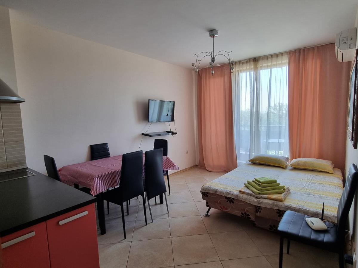 Fantasy Apartments Saint Constantine And Helena Resort 圣君士坦丁和海伦那 外观 照片